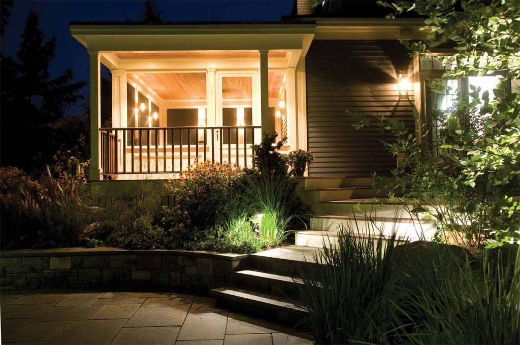 5 Great Ways to Light Your Outdoor Steps